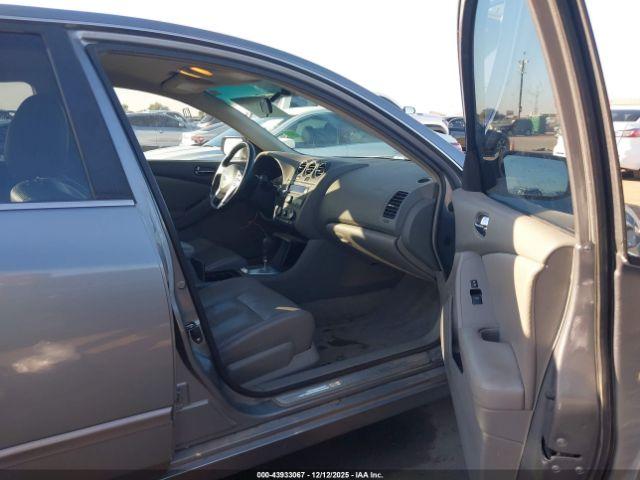 Nissan Altima 2.5 S Image 9