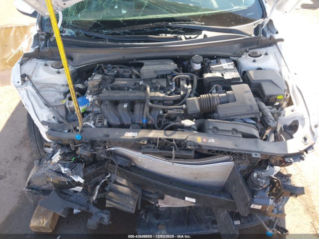 Hyundai ELANTRA Sel Convenience Image 12