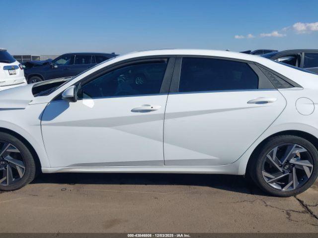 Hyundai ELANTRA Sel Convenience Image 3