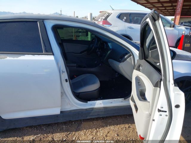 Kia Optima Lx Image 6