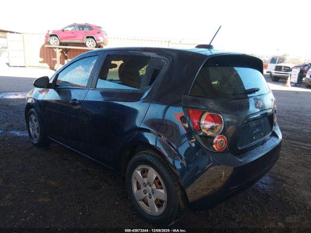 Chevrolet Sonic Ls Auto Image 2