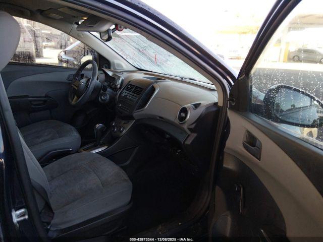 Chevrolet Sonic Ls Auto Image 7