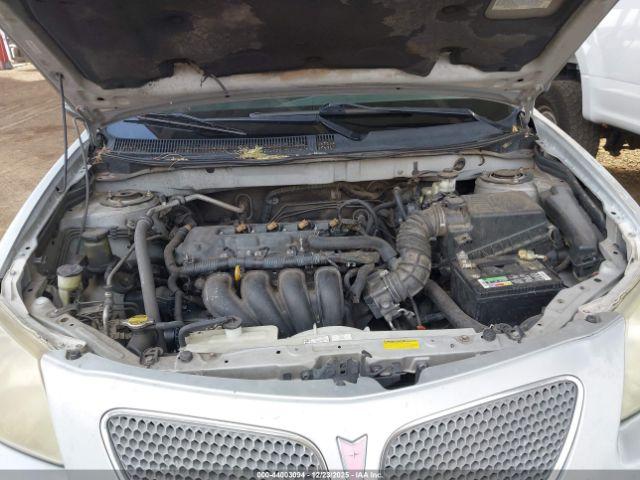 Pontiac Vibe Image 8