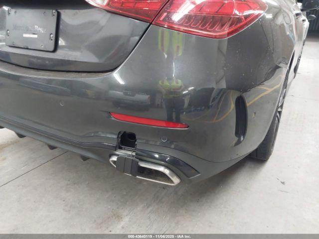 Mercedes-Benz C-Class Image 14