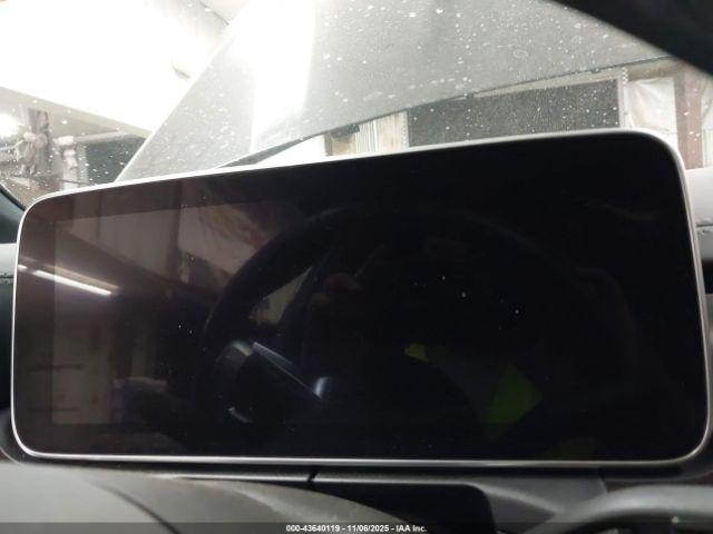 Mercedes-Benz C-Class Image 16