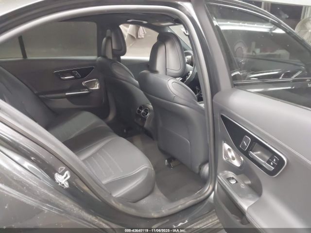 Mercedes-Benz C-Class Image 9