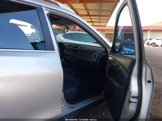 Nissan Rogue Sv Image 17