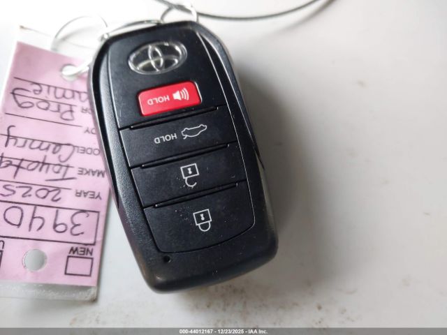 Toyota Camry Se Image 7