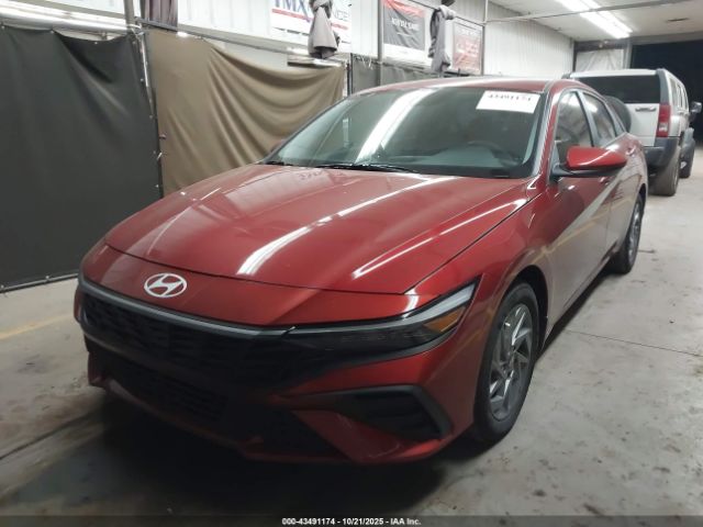 Hyundai ELANTRA Blue Image 3