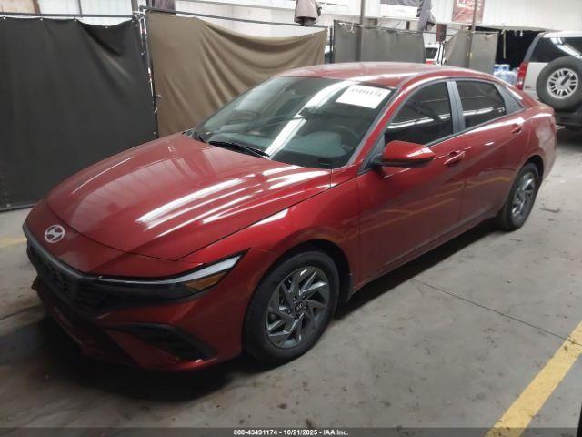 Hyundai ELANTRA Blue Image 12