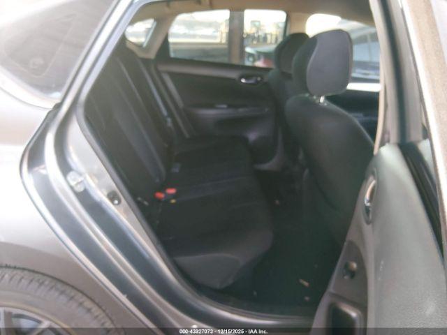 Nissan Sentra S Image 8