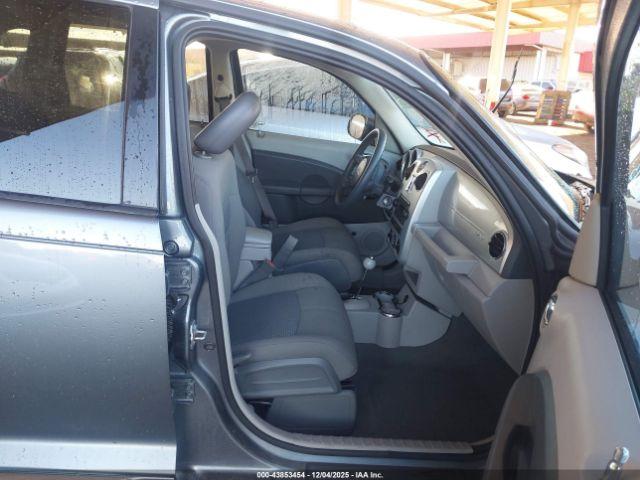 Chrysler PT Cruiser Touring Image 3