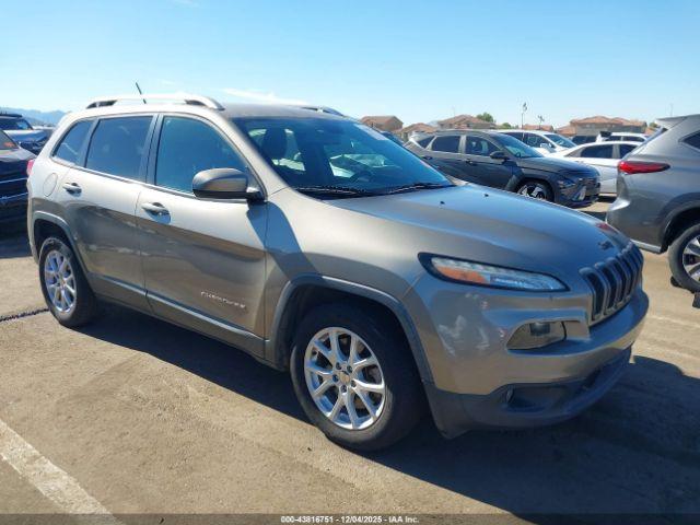  Salvage Jeep Cherokee