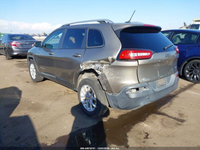 Jeep Cherokee Latitude Fwd Image 16