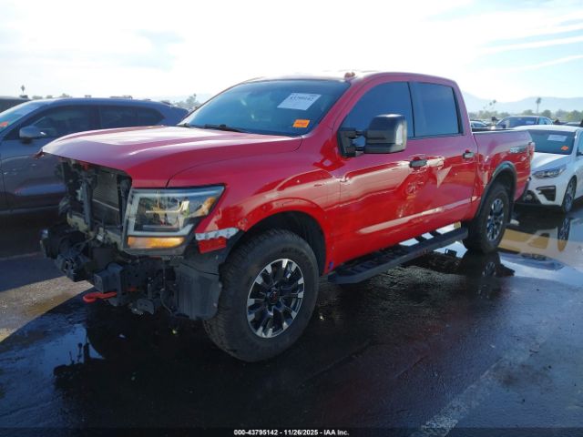 Nissan Titan Pro-4x 4x4 Image 2