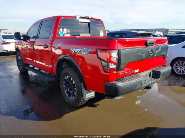 Nissan Titan Pro-4x 4x4 Image 3