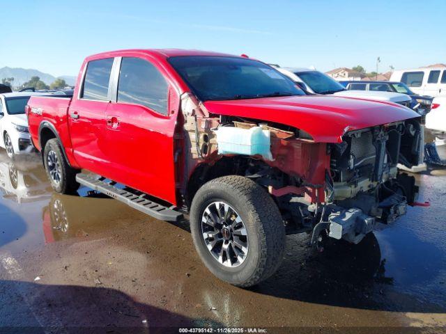 Nissan Titan Pro-4x 4x4 Image 12