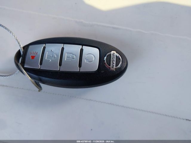 Nissan Titan Pro-4x 4x4 Image 15