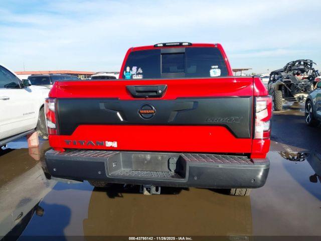 Nissan Titan Pro-4x 4x4 Image 14