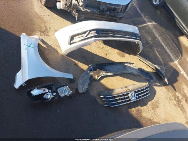 Volkswagen Passat 1.8t S Image 11