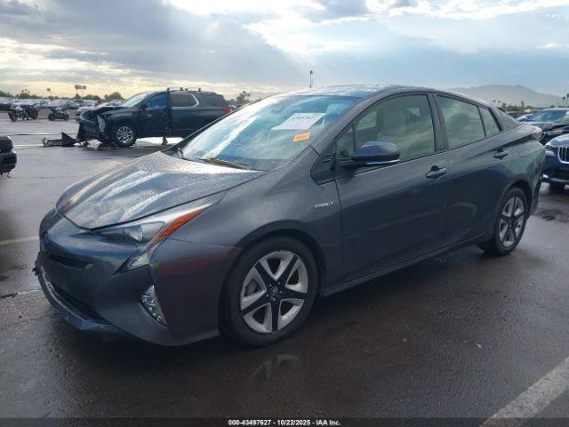 Toyota Prius Image 3