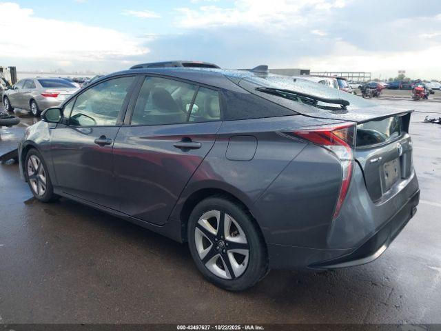 Toyota Prius Image 2