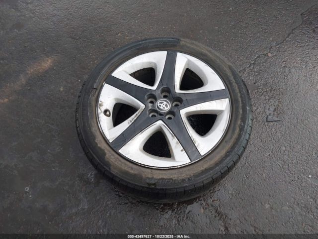 Toyota Prius Image 17