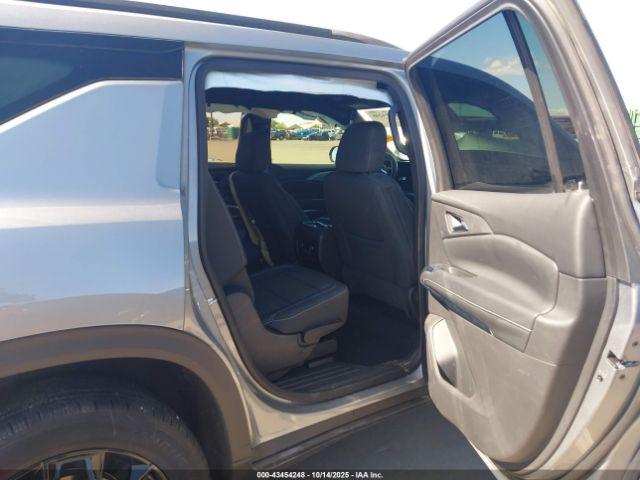 Chevrolet Traverse Fwd Lt Image 16