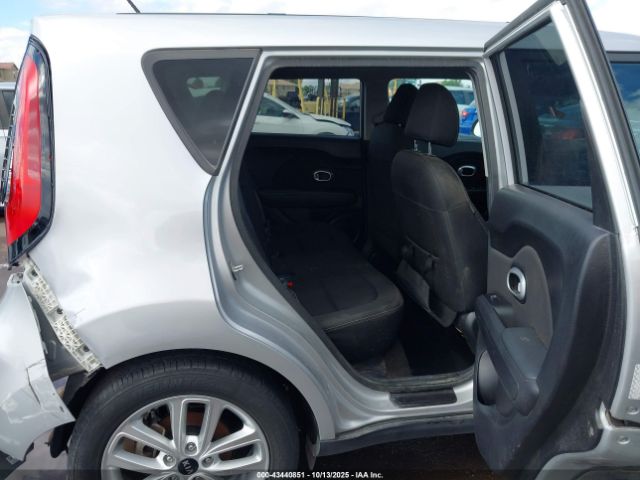 Kia Soul + Image 3
