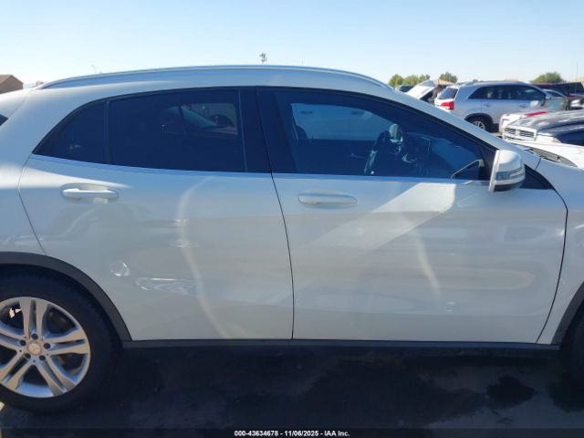 Mercedes-Benz GLA 4matic Image 3