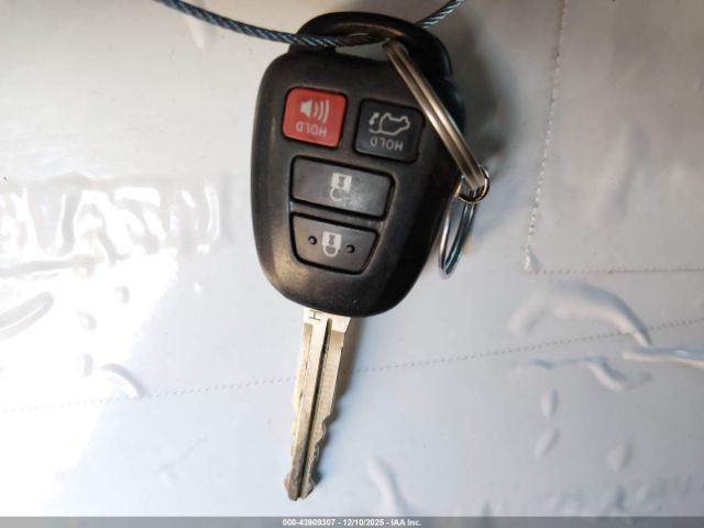 Toyota RAV4 Xle Image 14