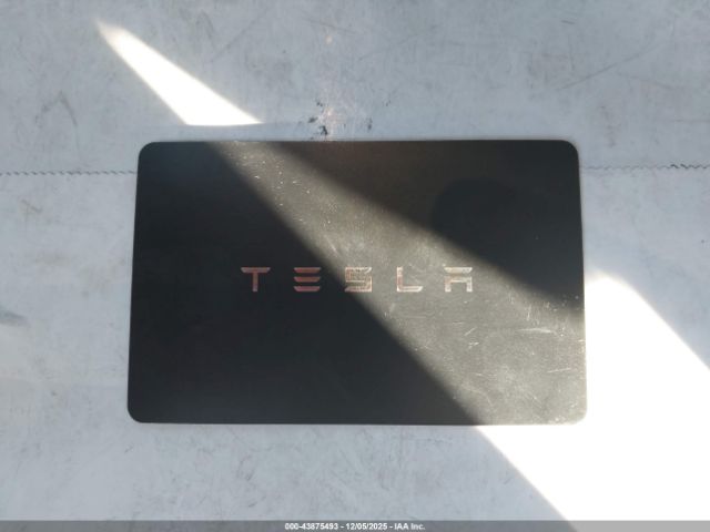 Tesla Model Y Performance Dual Motor All-wheel Drive Image 9