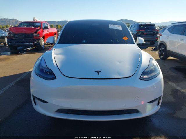 Tesla Model Y Performance Dual Motor All-wheel Drive Image 12