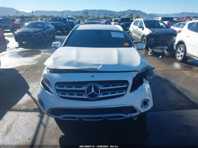 Mercedes-Benz GLA Image 10