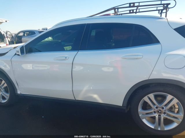 Mercedes-Benz GLA Image 9