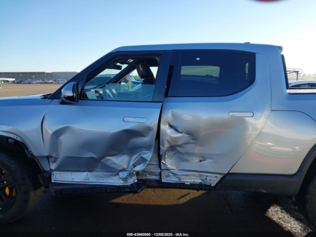 Rivian R1T Adventure Image 12