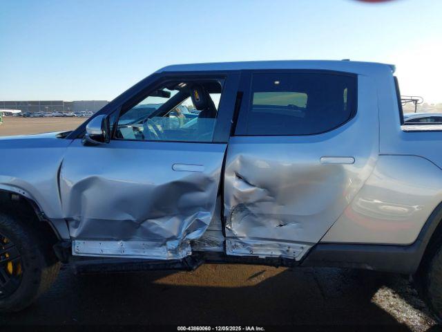 Rivian R1T Adventure Image 12