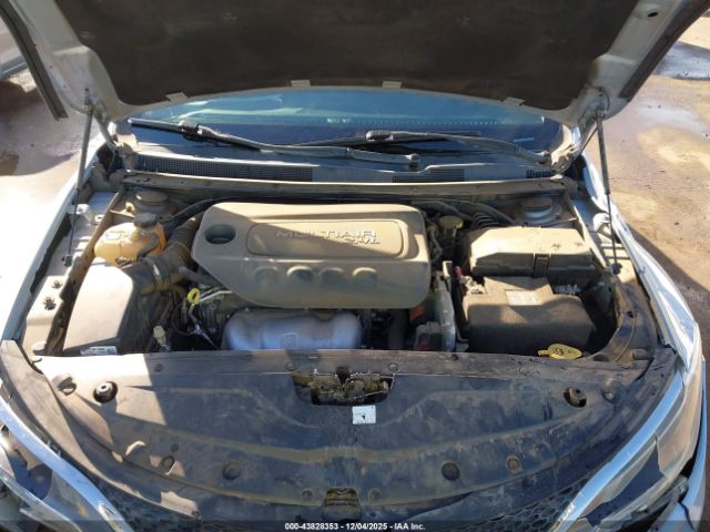 Chrysler 200 Limited Image 8