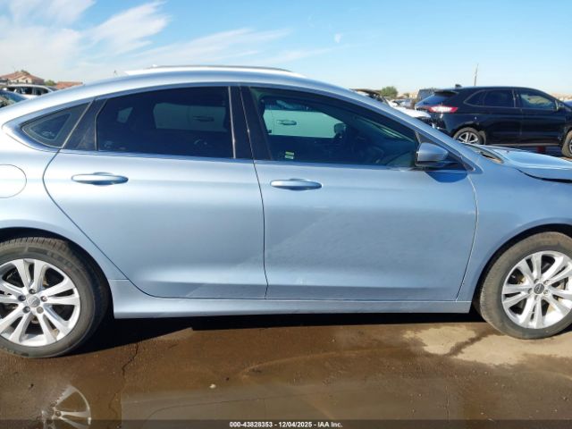 Chrysler 200 Limited Image 7