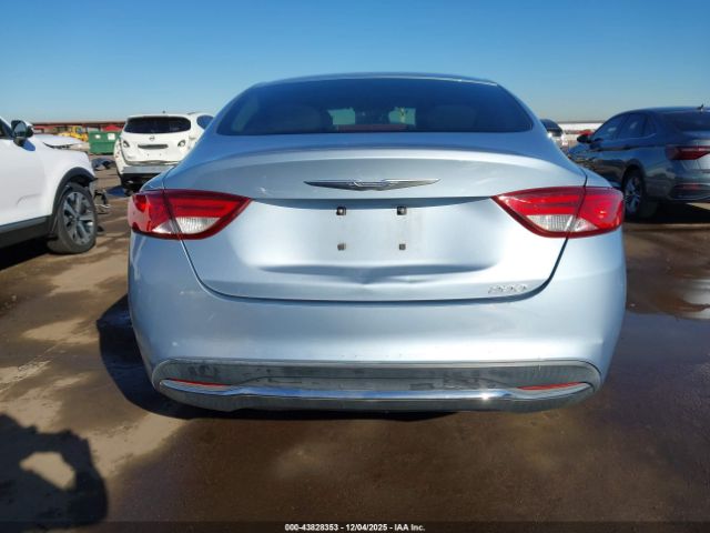 Chrysler 200 Limited Image 2
