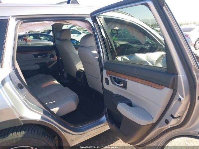 Honda CR-V Touring Image 8