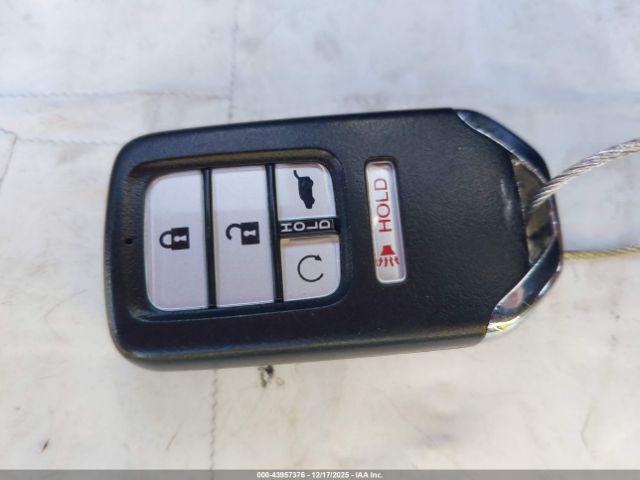 Honda CR-V Touring Image 16