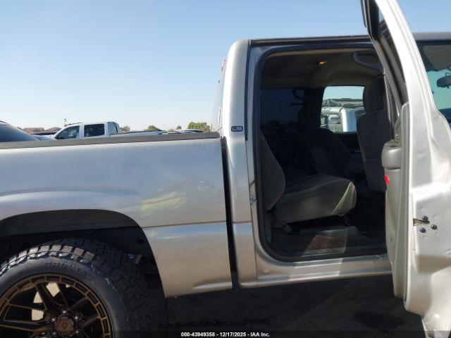 Chevrolet Silverado 1500 Ls Image 2