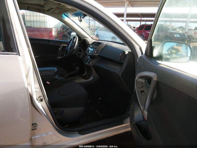 Toyota RAV4 Sport Image 3