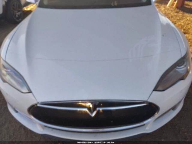 Tesla Model S Image 4