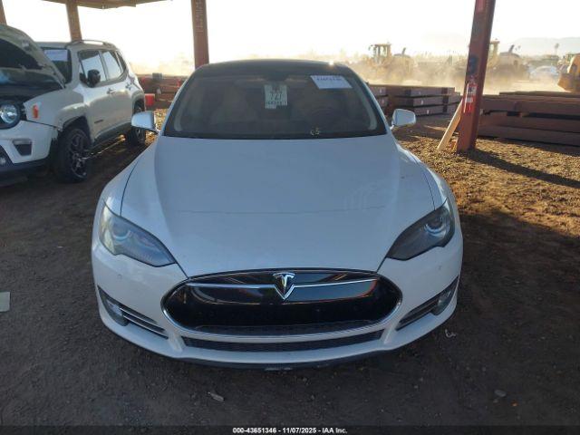 Tesla Model S Image 17