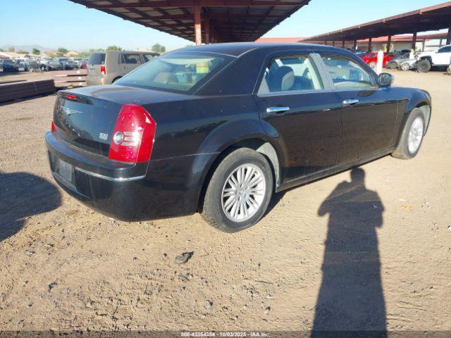 Chrysler 300 Touring Image 6