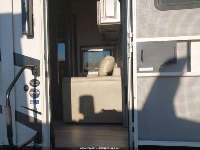 Grand Design Recreat Solitude Image 4