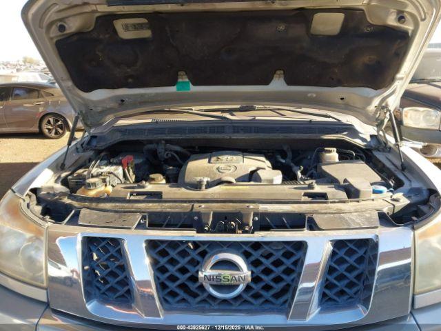 Nissan Titan Se Image 9