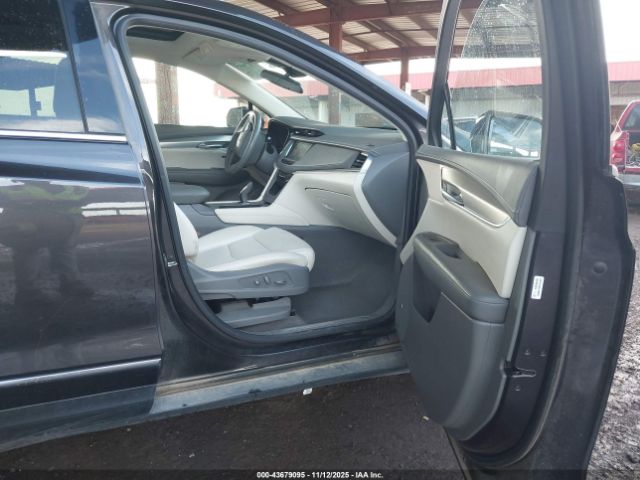 Cadillac XT5 Luxury Image 4